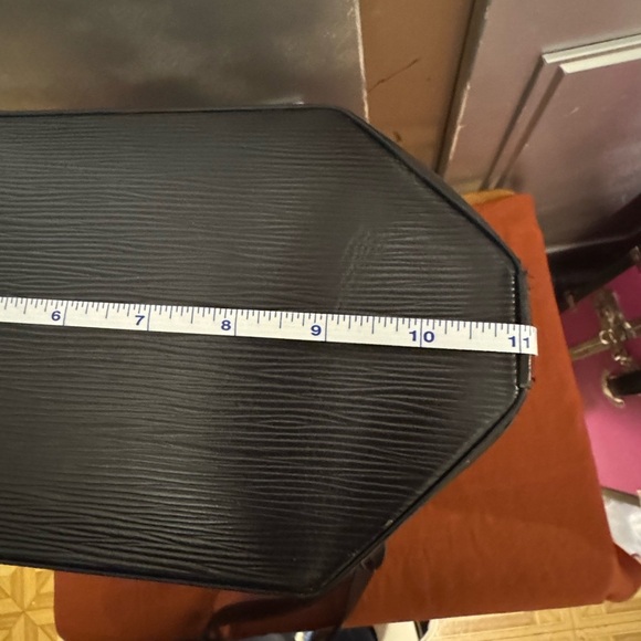 LV epi Sac d’epaule - Picture 13 of 14